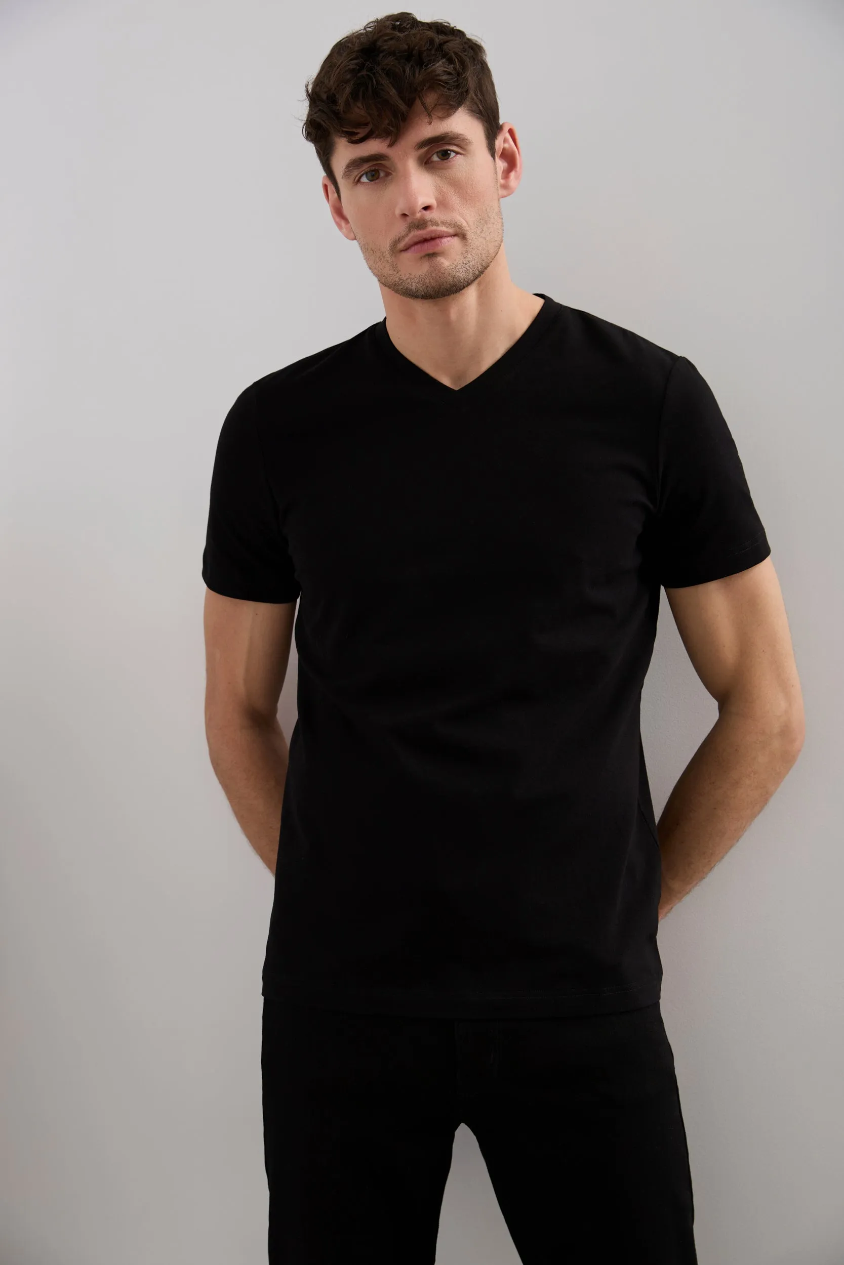 Basic v-neck t-shirt