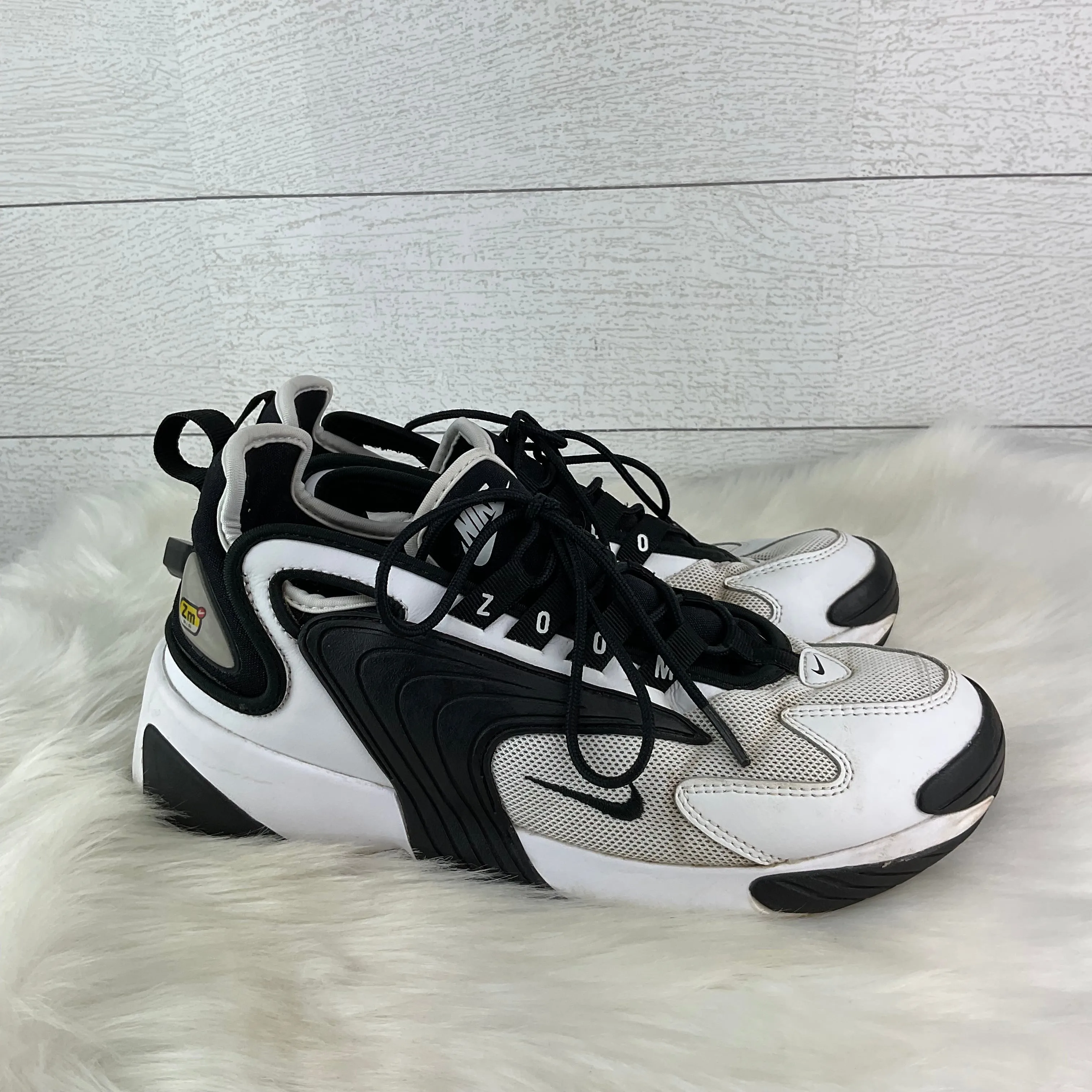 Black & White Shoes Athletic Nike, Size 9