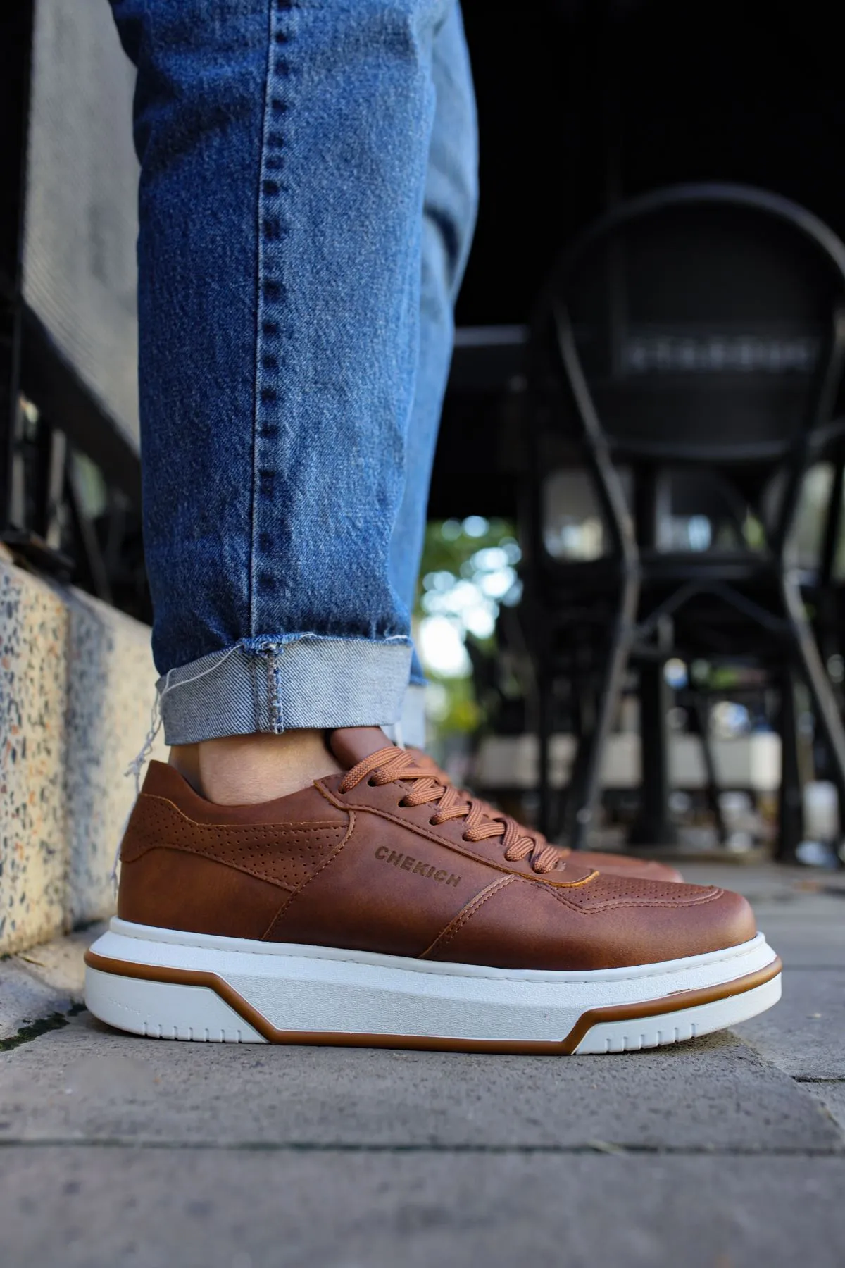 Brown Sneaker CH075