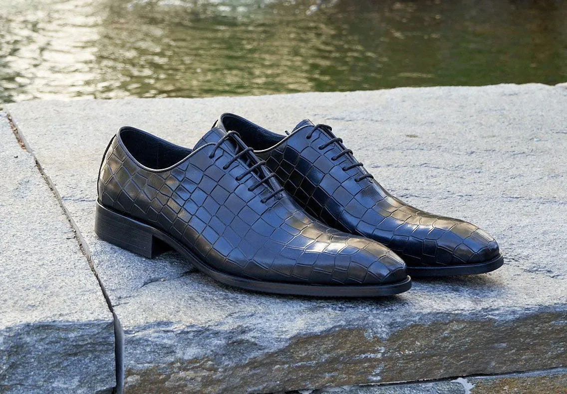 Crocodile Embossed Calfskin Lace-Up Oxford Black