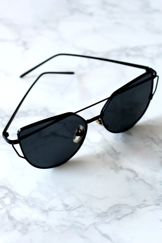 Honey Couture KOURTNEY Black on Black Sunglasses