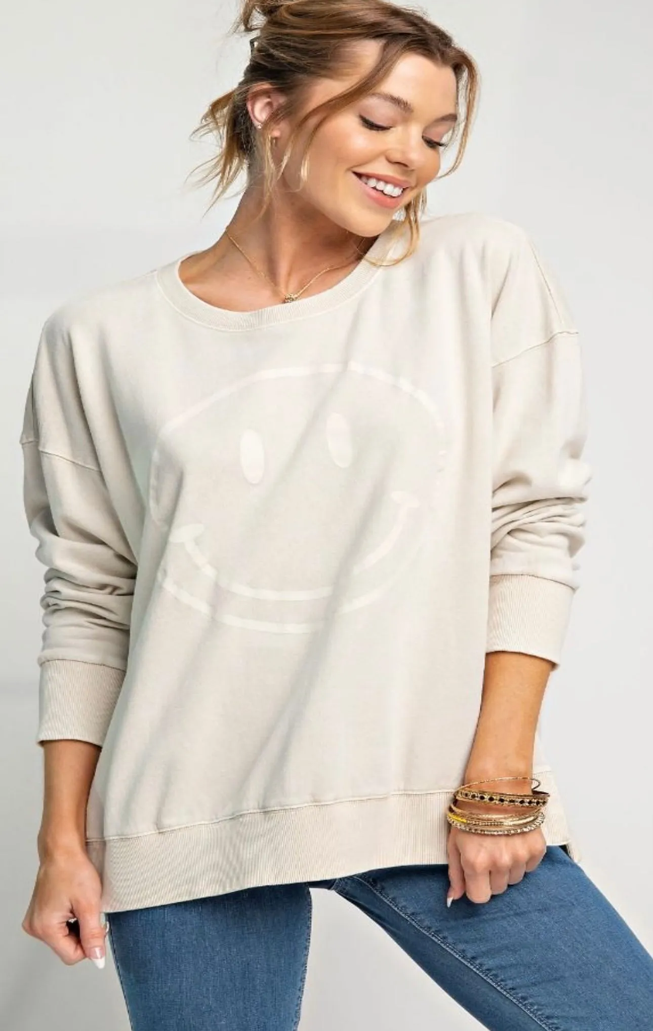 Light khaki smiley pullover