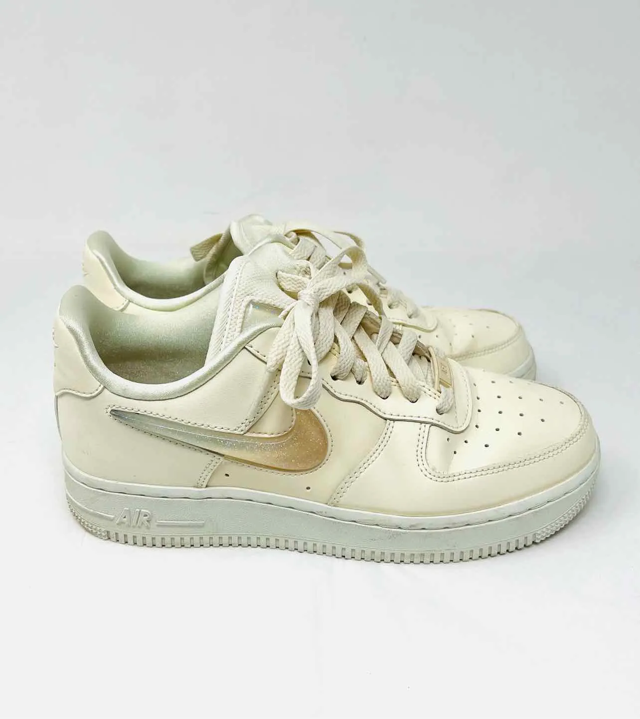 Nike Size 6.5 Cream Lace-Up Leather Shoes Sneakers