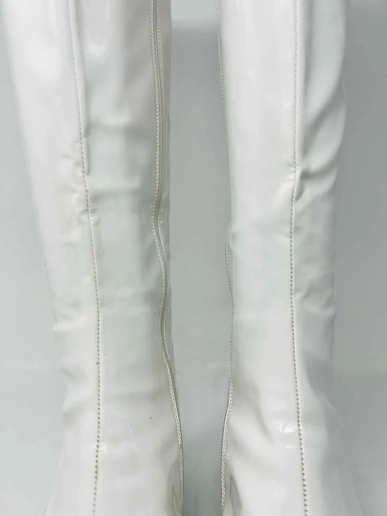 Size 10 White Vinyl Zipper Shoes Boots